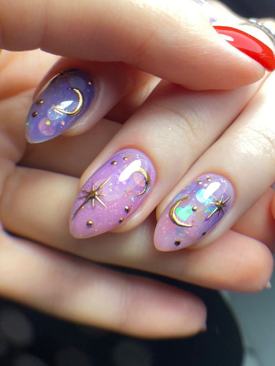25 Easy To Copy Star Nail Designs To Glam You Up - 189