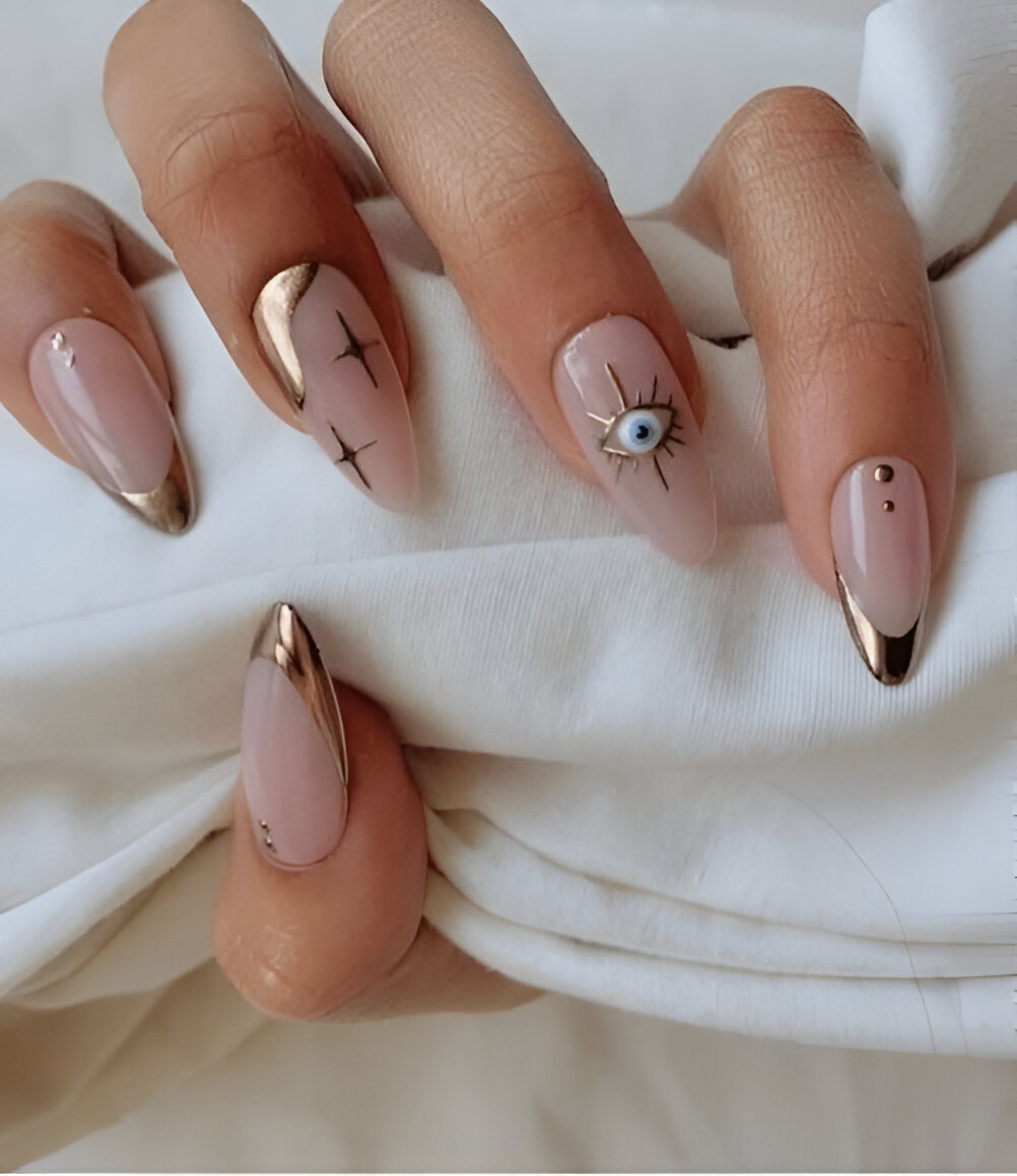 25 Easy To Copy Star Nail Designs To Glam You Up - 193