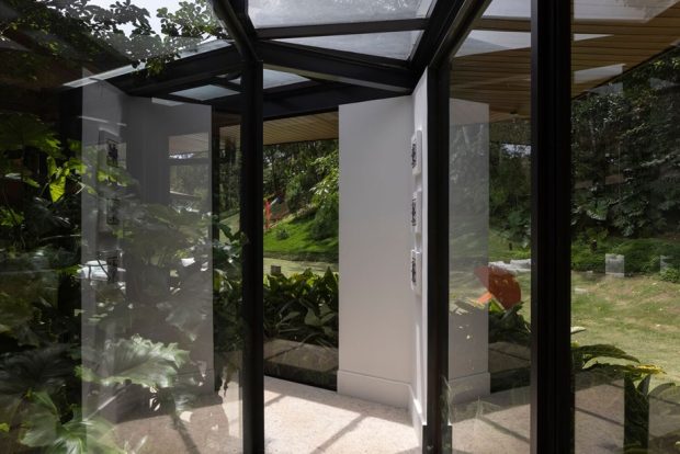 Steel structure walls and glass roof