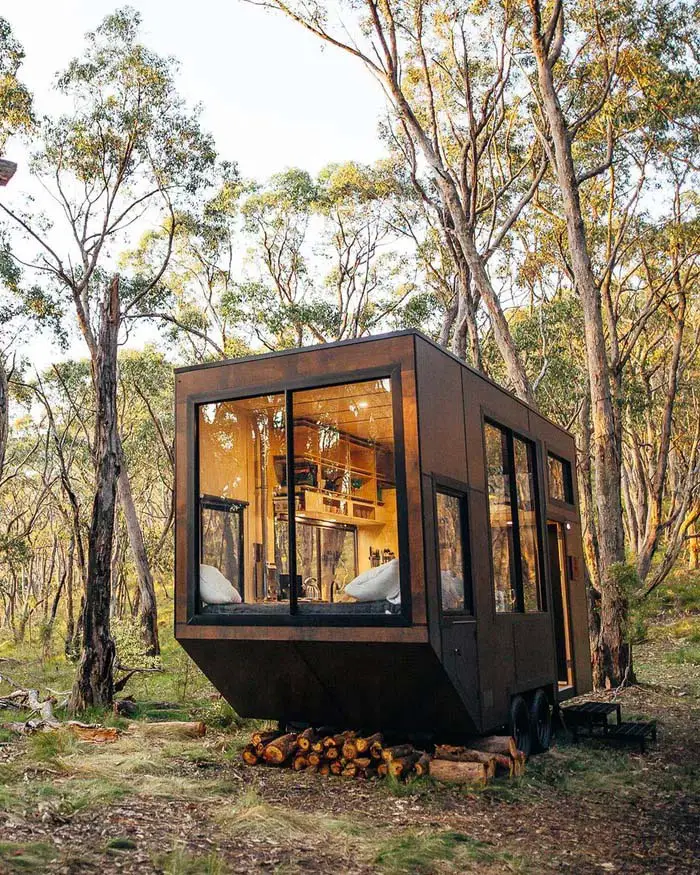 Ultra Modern Tiny Cabin #cabin #loghouse #tinyhouse #decorhomeideas