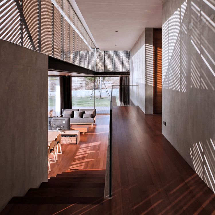 KA House / IDIN Architects - Table, Beam, Chair